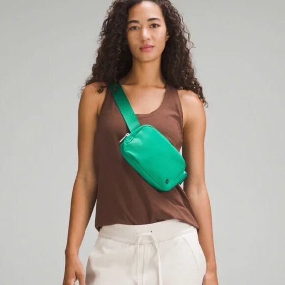 NWT 🍋 Emerald Ice Green LULULEMON ATHLETICA | Everywhere Belt Bag - Picture 1 of 11